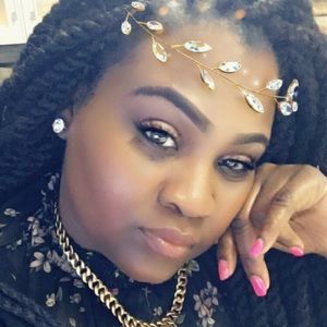 Meet your Posher, Latoya